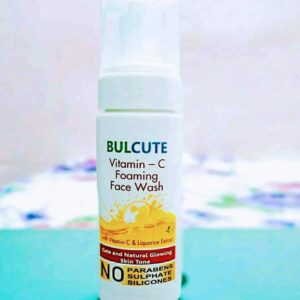 BULCUTE FACE WASH Vitamin C with Liquorice Foaming Facewash